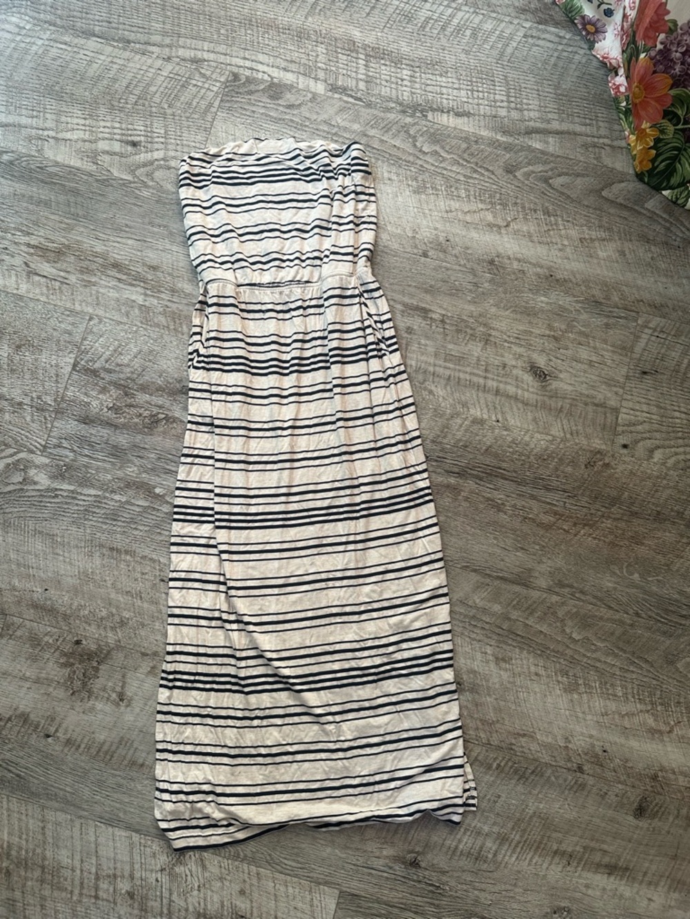 tarte White and Navy Strapless Maxi Dress